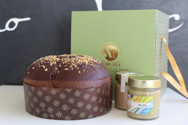 PANETTONE NOCCIOLA E PISTACCHIO