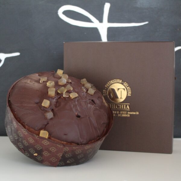 PANETTONE RUM, PERA E CIOCCOLATO